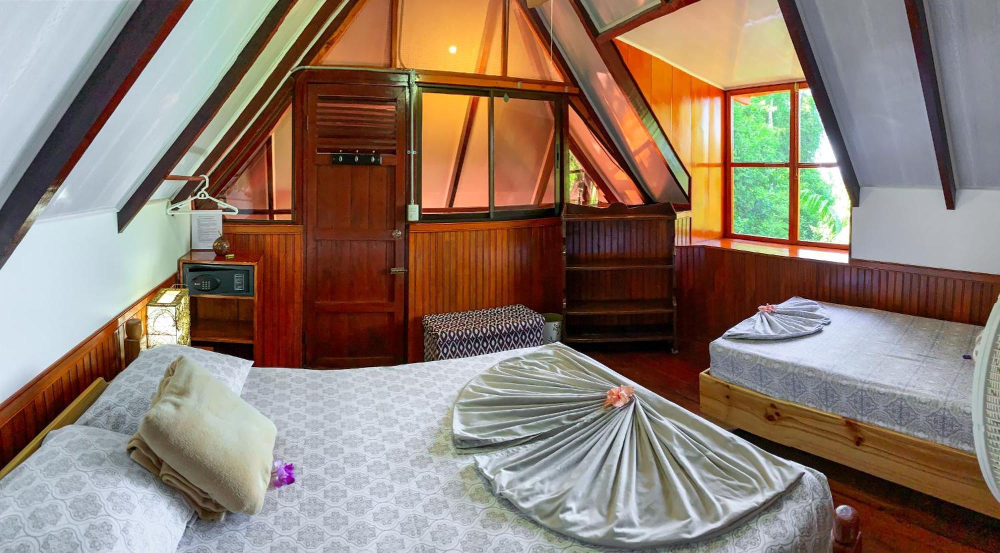 Las Caletas Lodge Drakes Bay Oda fotoğraf